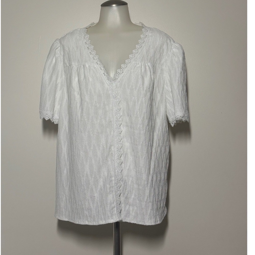 Textured Womens 1XL White Excellent Lace Trim Textured V-Neck‎ fluttery Sleeve